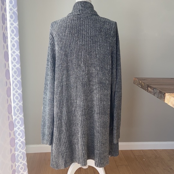 Barefoot Dreams Montecito CozyChic Lite Gray Cozy Cardigan - Picture 10 of 13